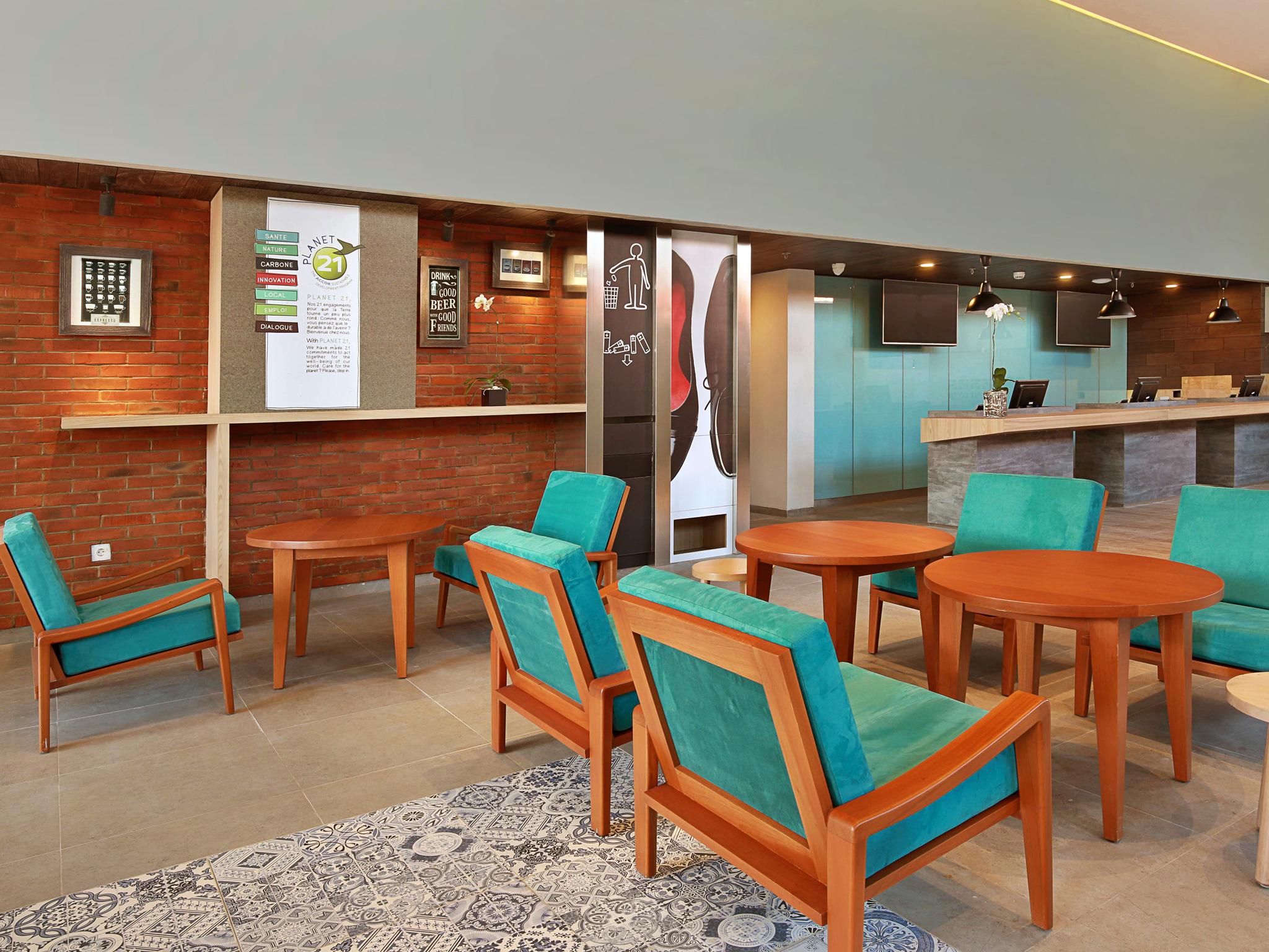 Hotel Ibis Bali Legian Street Exterior foto
